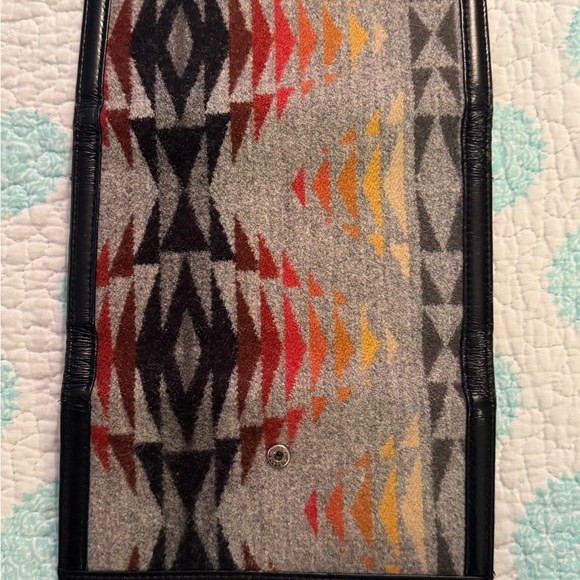 PENDLETON Tri-fold Wallet ** Classic Native Design** - Picture 4 of 5